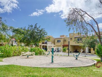 Casa con con jardín, alberca, Casa Club, cenote y Area de juegos, Allegranza, Playa del carmen.