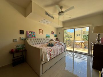 Casa con con jardín, alberca, Casa Club, cenote y Area de juegos, Allegranza, Playa del carmen.
