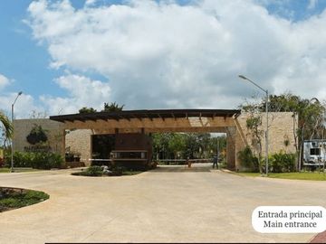 Casa con con jardín, alberca, Casa Club, cenote y Area de juegos, Allegranza, Playa del carmen.