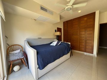 Casa con con jardín, alberca, Casa Club, cenote y Area de juegos, Allegranza, Playa del carmen.