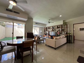 Casa con con jardín, alberca, Casa Club, cenote y Area de juegos, Allegranza, Playa del carmen.