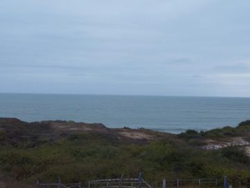 En venta terreno de 10,500 m2 al pie del mar en Engabao en Playas. (JP)