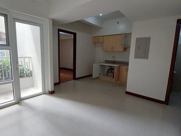 1bedroom condo in makati near don bosco rcbc salcedo legazpi village makati