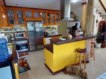 5BR House & Lot with 2 Studios for Sale in Tagaytay City