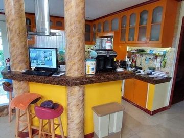 5BR House & Lot with 2 Studios for Sale in Tagaytay City