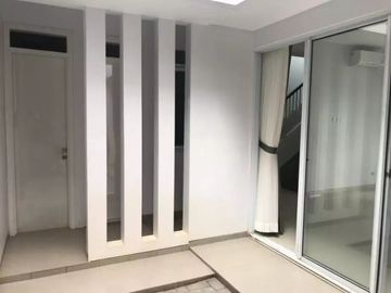 Rumah Modern Suasana Nyaman Discovery Bintaro 12349-GB 0811111----