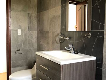 Casa sola en venta, vigilancia las 24 hrs., zonanorte fresca