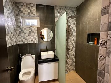 Amadeo House Resort with Swimming Pool In Cavite For Sale | FretratoID:RC358
