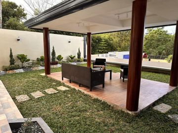 Amadeo House Resort with Swimming Pool In Cavite For Sale | FretratoID:RC358