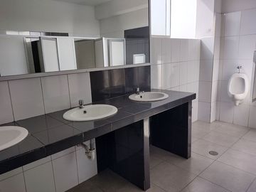 OFICINAS ADMINISTRATIVASDE 23 m2 - 20 m2  EN ALQUILER CERCA A EVITAMIENTO