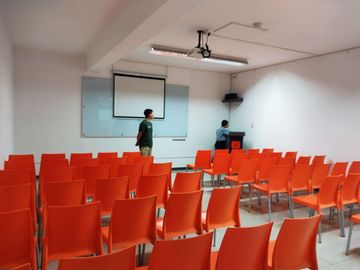OFICINAS ADMINISTRATIVASDE 23 m2 - 20 m2  EN ALQUILER CERCA A EVITAMIENTO
