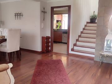 VENDO CASA EN MONAY, CERCA AL COLEGIO DE INGENIEROS SECTOR AV ROMA. LINDA UBICACIÓN