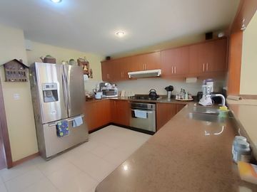 VENDO CASA EN MONAY, CERCA AL COLEGIO DE INGENIEROS SECTOR AV ROMA. LINDA UBICACIÓN