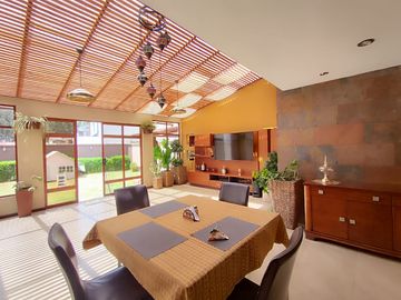 VENDO CASA EN MONAY, CERCA AL COLEGIO DE INGENIEROS SECTOR AV ROMA. LINDA UBICACIÓN