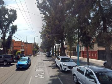 REMATO AMPLIA CASA EN UNA DE LAS MEJORES ZONAS DE LA ALCALDIA IZTAPALAPA, CIUDAD DE MÉXICO!!