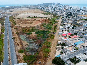 Venta de Casa Brisas del Mar Bravo con piscina, sector del nuevo aeropuerto de Salinas