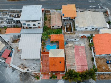Venta de Casa Brisas del Mar Bravo con piscina, sector del nuevo aeropuerto de Salinas