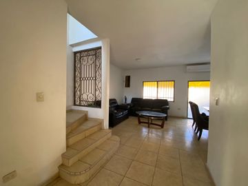 RENTA DE CASA AMUEBLADA