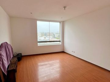 VENDO LINDO DUPLEX EN AURORA, MIRAFLORES (CON 186 M2 DE AIRES)