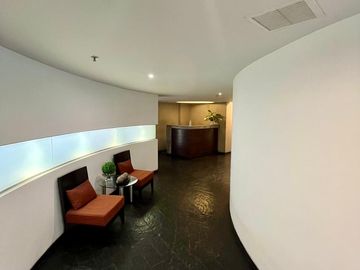 VENDO LINDO DUPLEX EN AURORA, MIRAFLORES (CON 186 M2 DE AIRES)