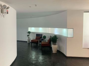 VENDO LINDO DUPLEX EN AURORA, MIRAFLORES (CON 186 M2 DE AIRES)