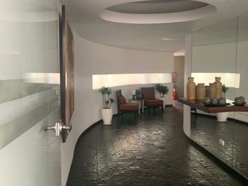 VENDO LINDO DUPLEX EN AURORA, MIRAFLORES (CON 186 M2 DE AIRES)