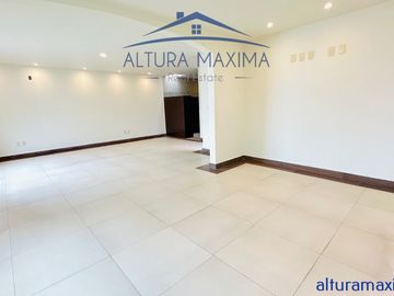 Casa Remodelada en Venta Jardines del Sol Zapopan