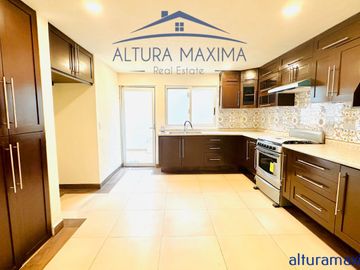 Casa Remodelada en Venta Jardines del Sol Zapopan