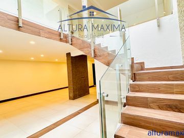 Casa Remodelada en Venta Jardines del Sol Zapopan