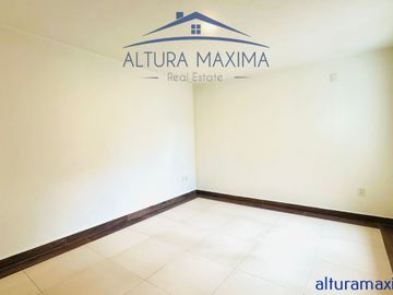Casa Remodelada en Venta Jardines del Sol Zapopan