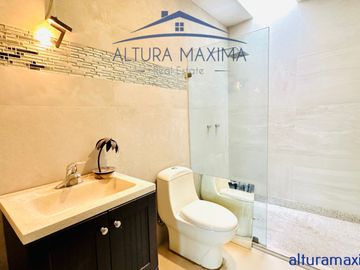 Casa Remodelada en Venta Jardines del Sol Zapopan