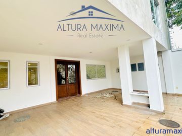 Casa Remodelada en Venta Jardines del Sol Zapopan