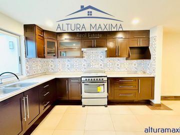 Casa Remodelada en Venta Jardines del Sol Zapopan