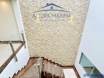 Casa Remodelada en Venta Jardines del Sol Zapopan