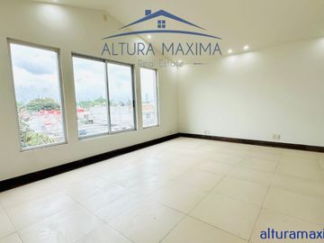 Casa Remodelada en Venta Jardines del Sol Zapopan