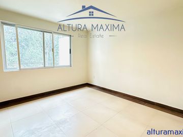 Casa Remodelada en Venta Jardines del Sol Zapopan