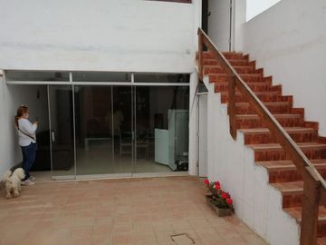 A POCOS MINUTOS DE LIMA!!! SE VENDE CASA EN PUNTA NEGRA CON 4 DEPARTAMENTOS