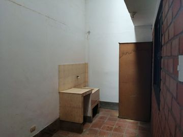 A POCOS MINUTOS DE LIMA!!! SE VENDE CASA EN PUNTA NEGRA CON 4 DEPARTAMENTOS