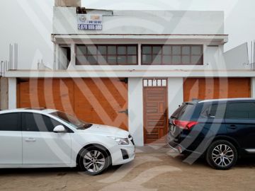 A POCOS MINUTOS DE LIMA!!! SE VENDE CASA EN PUNTA NEGRA CON 4 DEPARTAMENTOS