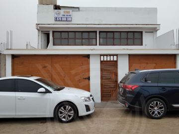 A POCOS MINUTOS DE LIMA!!! SE VENDE CASA EN PUNTA NEGRA CON 4 DEPARTAMENTOS