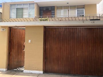 VENTA DE CASA COMO TERRENO - SAN ISIDRO