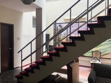VENTA DE CASA COMO TERRENO - SAN ISIDRO