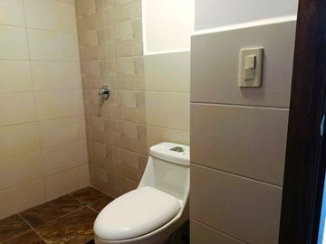 DEPARTAMENTO POR ESTRENAR EN VENTA. CENTRO DE AMBATO