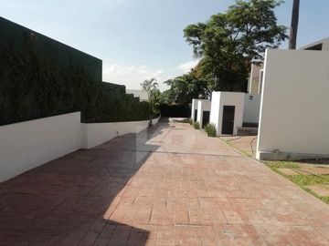 CASA NUEVA CON ALBERCA PRIVADA DENTRO DE CONDOMINIO EN DELICIAS CUERNAVACA