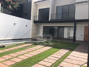 CASA NUEVA CON ALBERCA PRIVADA DENTRO DE CONDOMINIO EN DELICIAS CUERNAVACA