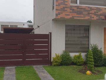DE VENTA CASA EN EL VALLE DE LOS CHILLOS