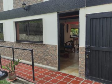 CABAÑA EN VENTA EN EL KM47 VIA MANIZALES A MEDELLIN