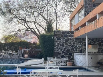 VENTA DE CASA CON PISCINA EN REFORMA, CUERNAVACA, MORELOS.