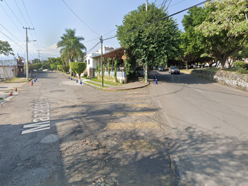 VENTA DE CASA CON PISCINA EN REFORMA, CUERNAVACA, MORELOS.