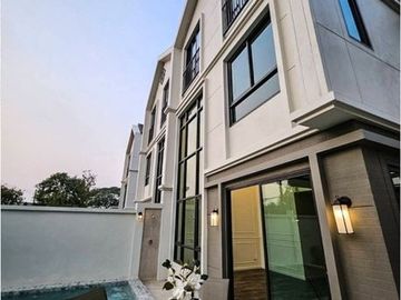 3-story Pool Villa in English Colonial Style with Doi Suthep View, Chiang Mai